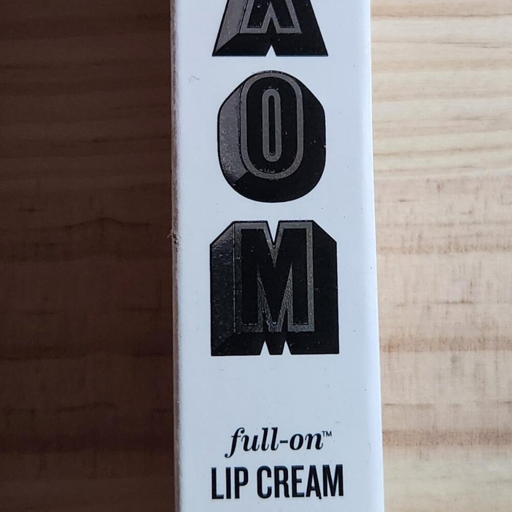 Buxom Full-On Lip Cream in WIld Orchid